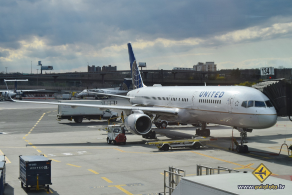 Boeing 757-224